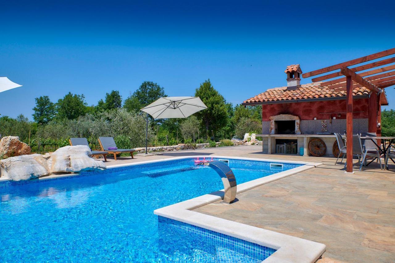 Relax House Surrounded By Olives And Vineyard Villa Stifanici Exterior photo