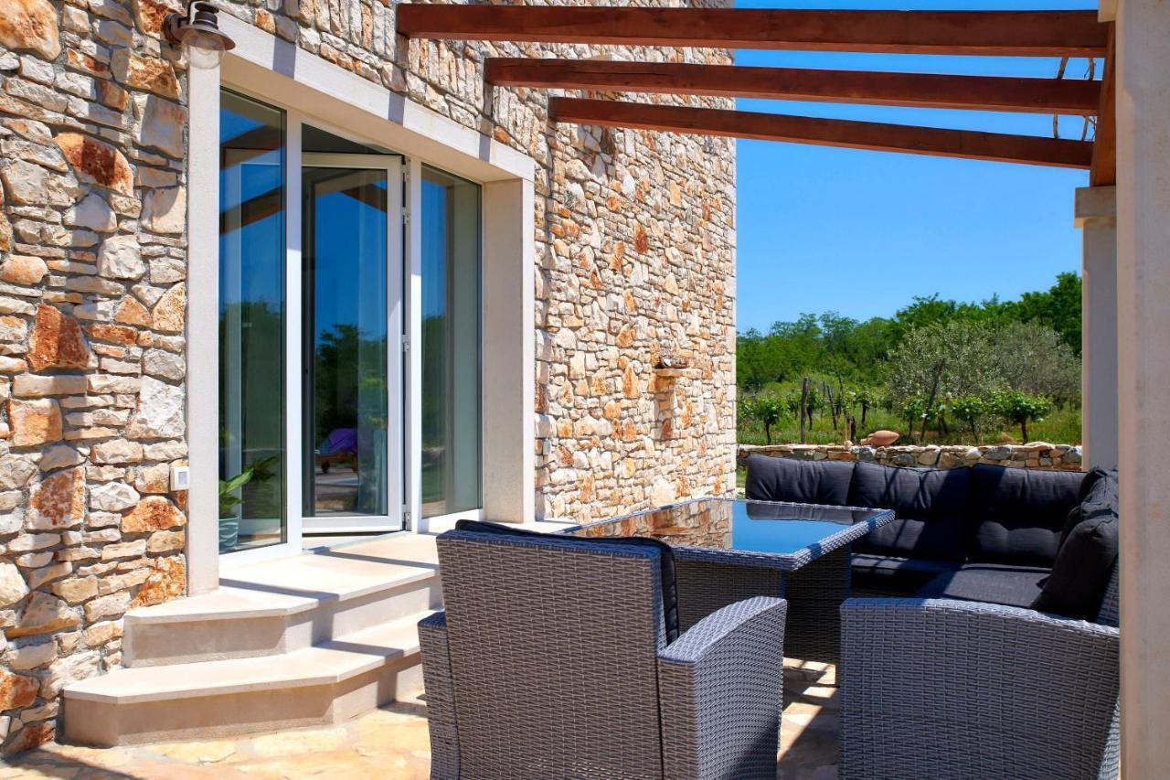 Relax House Surrounded By Olives And Vineyard Villa Stifanici Exterior photo