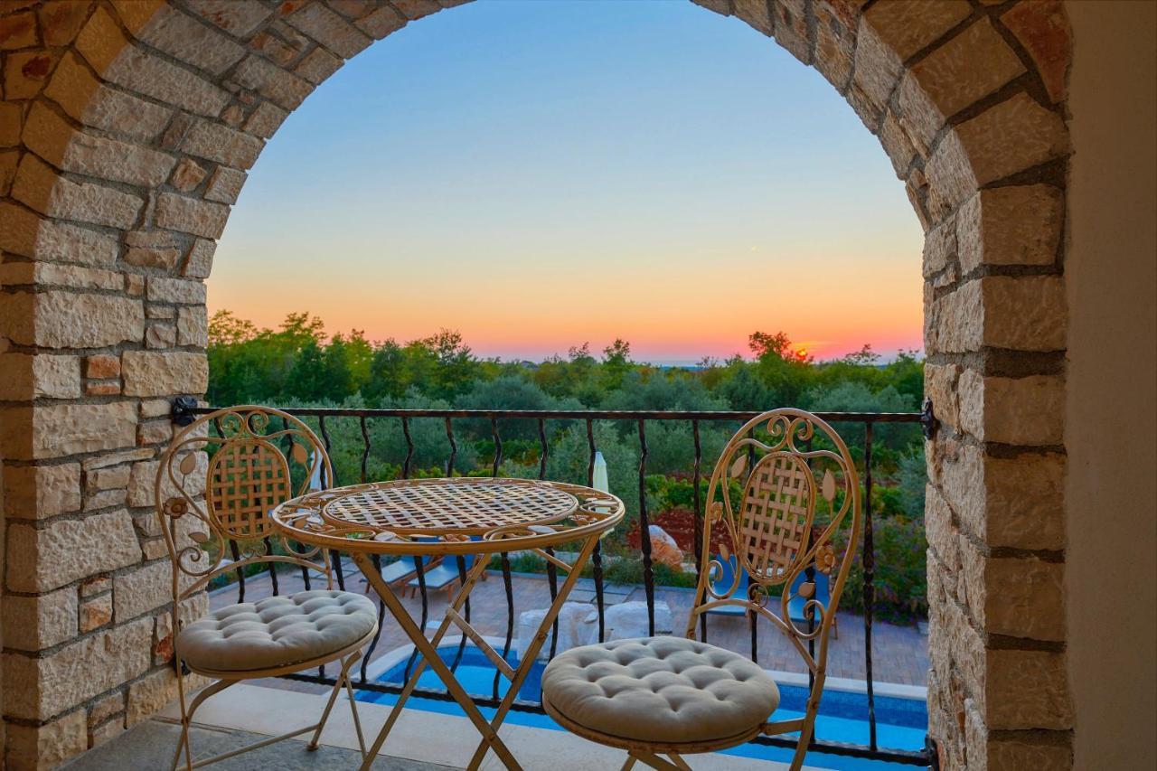 Relax House Surrounded By Olives And Vineyard Villa Stifanici Exterior photo