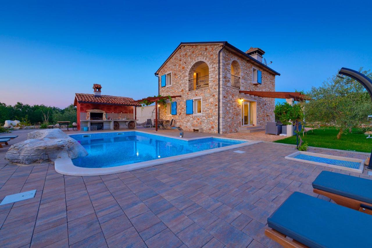 Relax House Surrounded By Olives And Vineyard Villa Stifanici Exterior photo