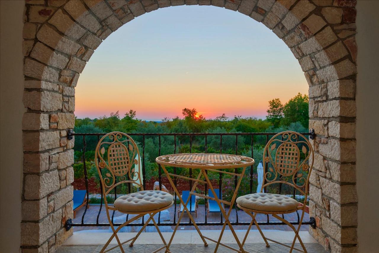 Relax House Surrounded By Olives And Vineyard Villa Stifanici Exterior photo